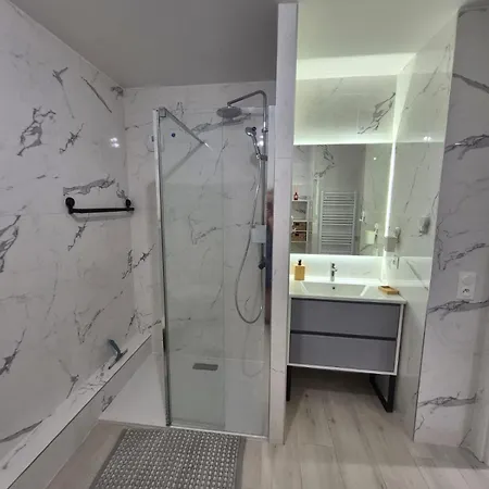 Διαμέρισμα Saint Laurent Du Avec Piscine Et Clim Villeneuve-Loubet
